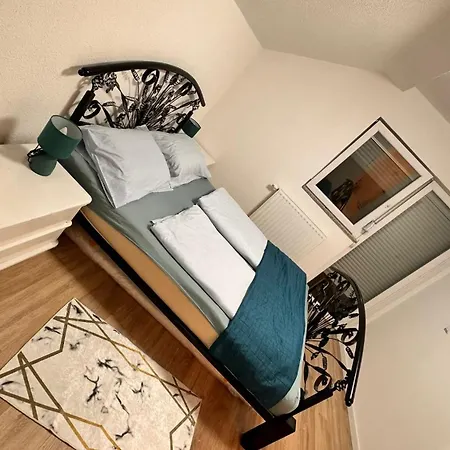 E&m Villa