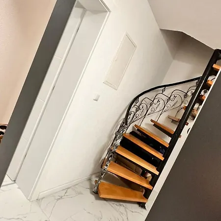 E&m Villa *