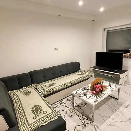 E&m Villa
